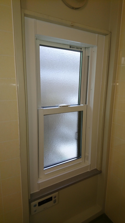 内観：新しい窓でお風呂がいい空間へ。
